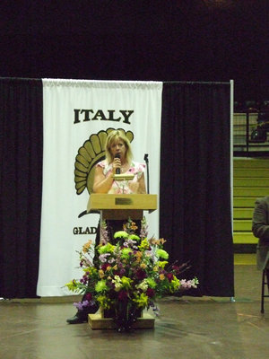 Image: IHS Counserlor, Sharon Davis, helped announce the honors and scholarships.
