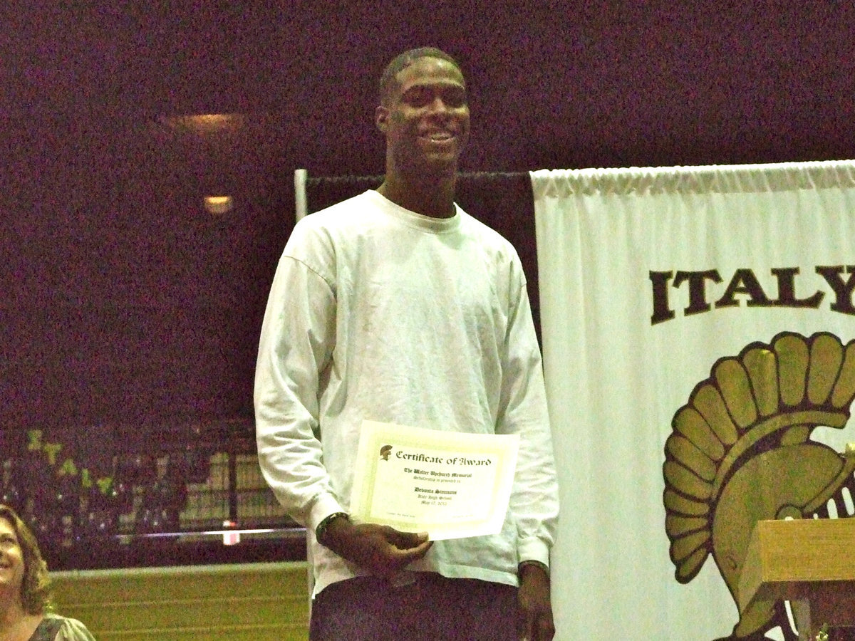 Image: Devonta Simmons was awarded the Walter Upchurch Memorial Scholarship.