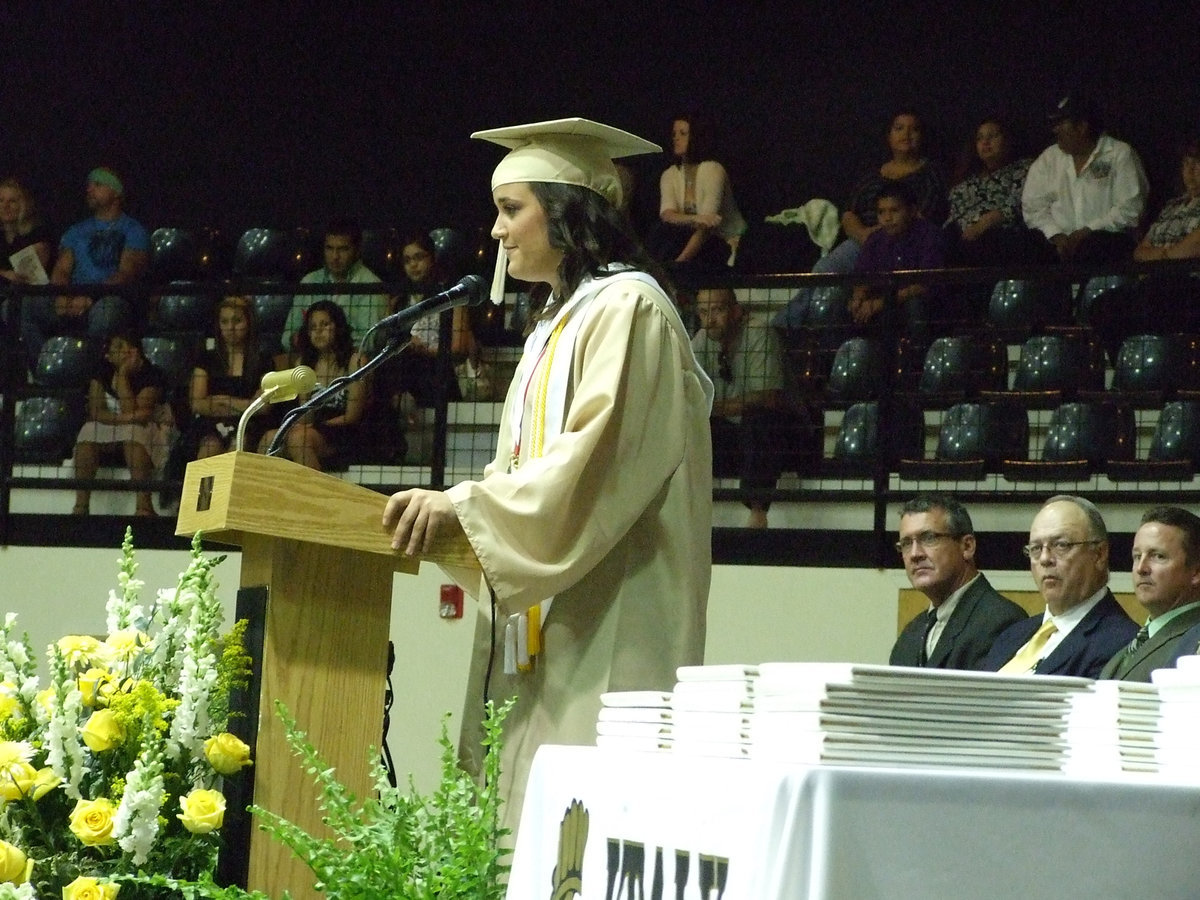 Image: Salutatorian Kaytlyn Bales addresses her classmates and audience.