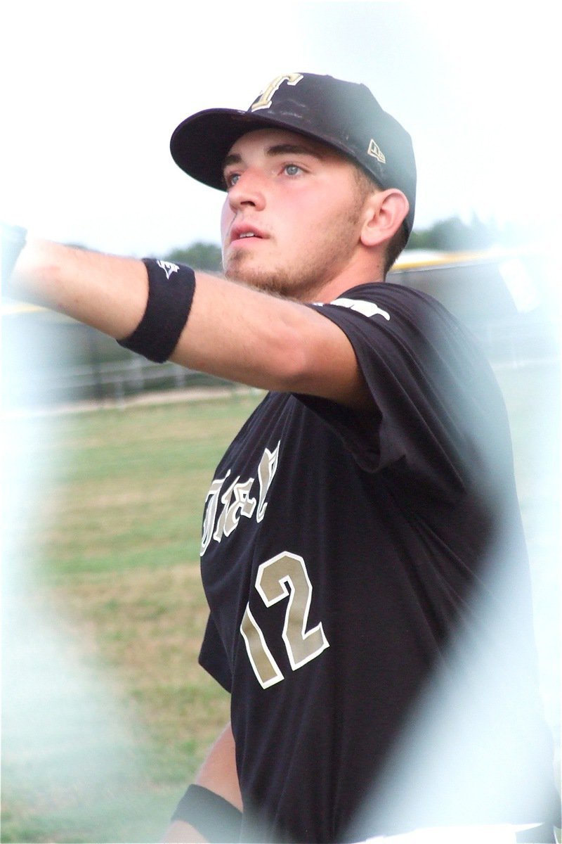 Image: Gladiator senior Zackery Boykin(12) gets ready for game two of the Italy’s double-header against Alvarado.