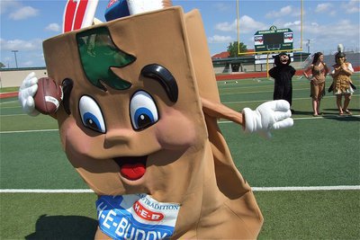 Image: H-E-Buddy heads for the end zone and televisions everywhere!