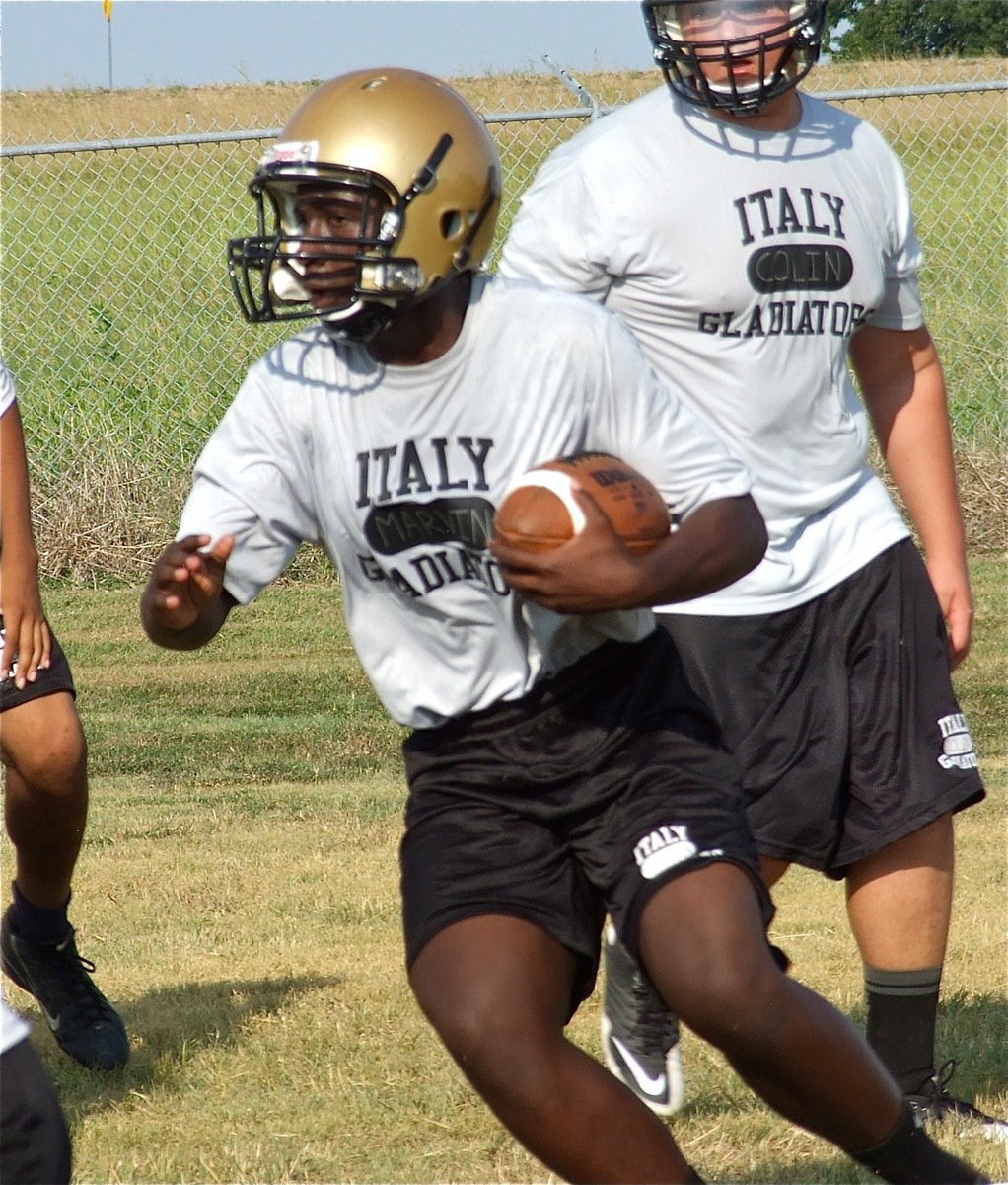 Image: Marvin Cox maneuvers thru defensive obstacles.