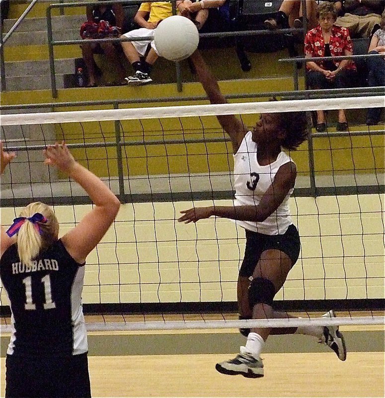 Image: Lady Gladiator Kortnei Johnson(3) is jump-mazing!