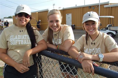Image: Larry’s Angels: Lady Gladiator athletes Alyssa Richards, Jaclynn Lewis and Bailey Eubank pitch in to help Coach Larry Mayberry and the Gladiator coaching staff during Italy’s scrimmage against Valley Mills.