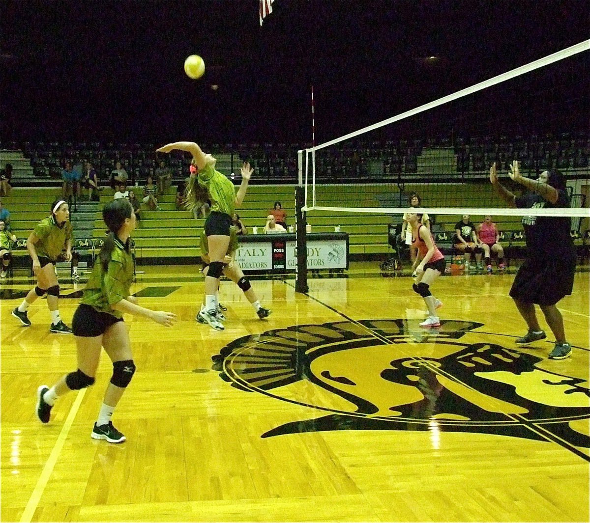 Image: Madison Washington(10) takes on Lady Gladiator alumni player Brendetta Oliver Reed (’92).