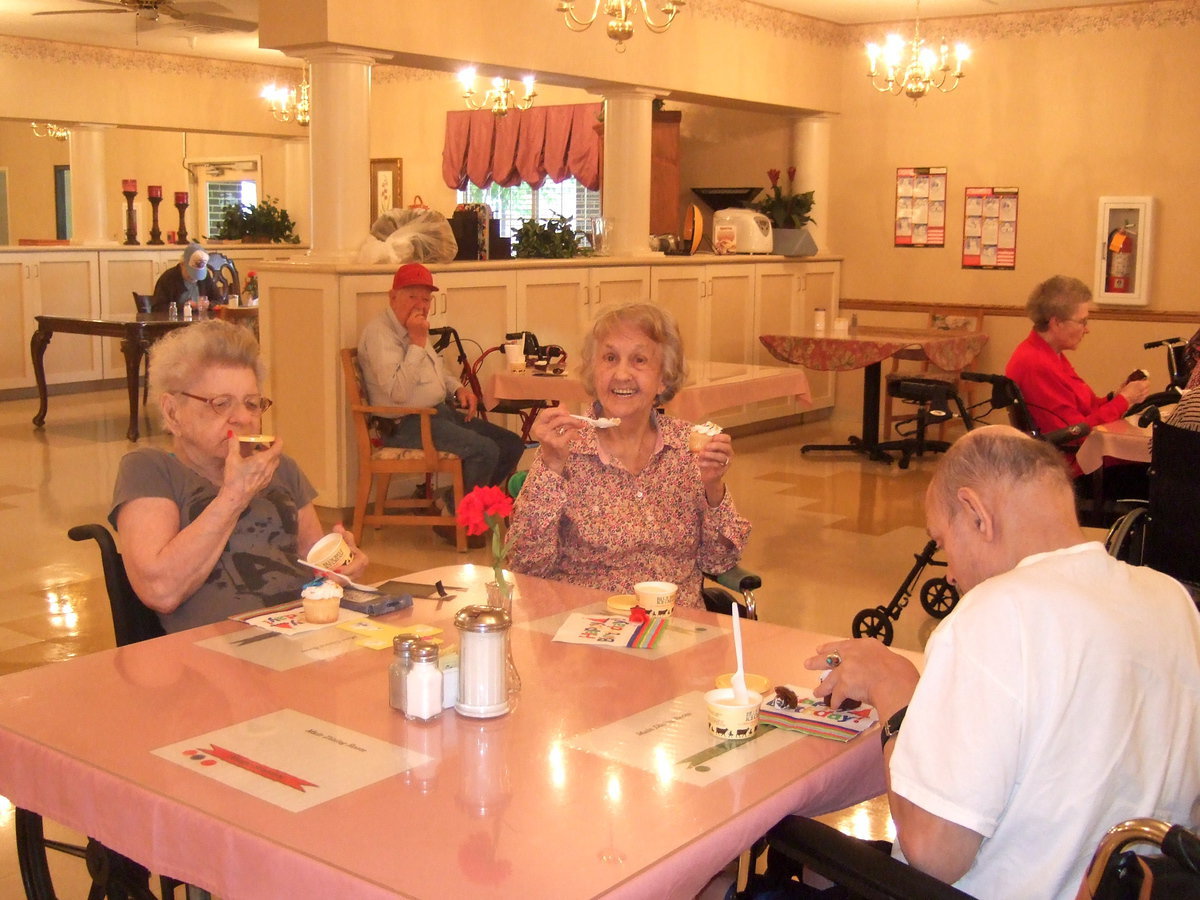 Image: Everyone is enjoying their ice-cream!