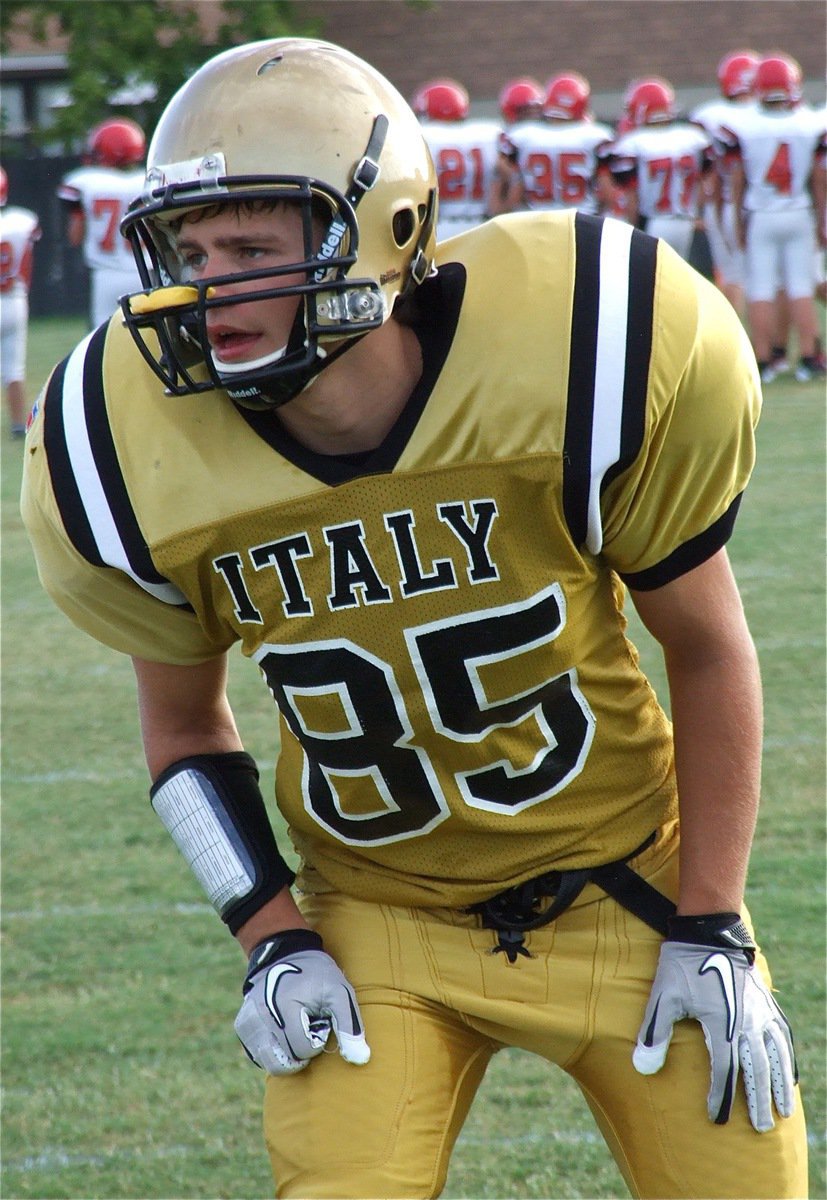 Image: JV Gladiator defender Hunter Merimon(85) gets ready for the Panthers.