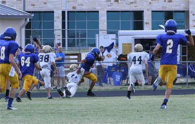 Image: Italy’s Devonteh Williams(9) makes a touchdown saving tackle against Sunnyvale.