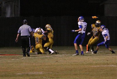 Image: Hayden Woods(8) and Trevon Robertson(4) force Sunnyvale out near Italy’s goal line.