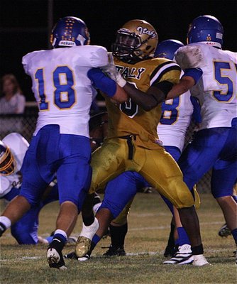 Image: Besides being one of the state’s leading rushers, Italy’s Ryheem Walker(10) is an exceptional pass blocker.