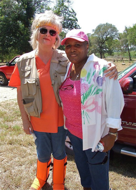 Image: Elmerine Bell thanks her good friend, Deborah Franklin, who is also known as Dr. Graveyard, a 5th generation Texan and a 4th generation resident of Mesquite. Franklin currently resides in her family’s home built in 1875. She is a member of both the Daughters of the Republic of Texas and the Daughters of the American Revolution.