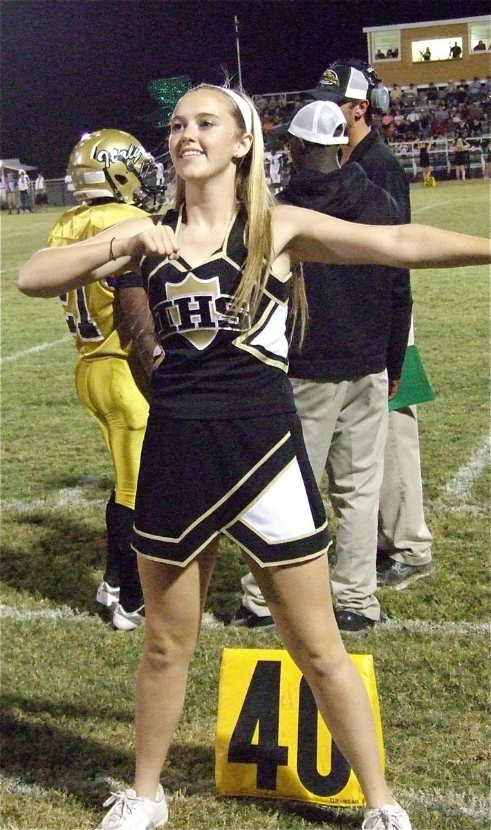 Image: Gladiator cheerleader Kelsey Nelson keeps Italy’s sideline motivated.