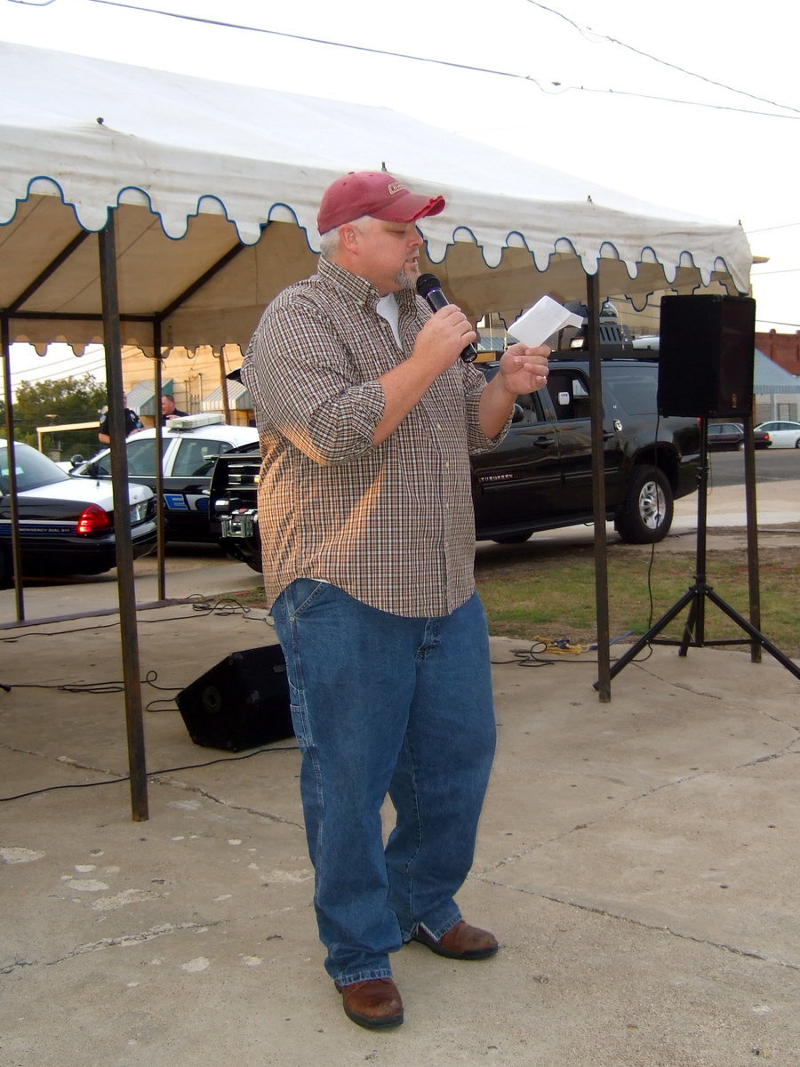 Image: Pastor Gilley of First Baptist Church of Milford welcoming everyone.