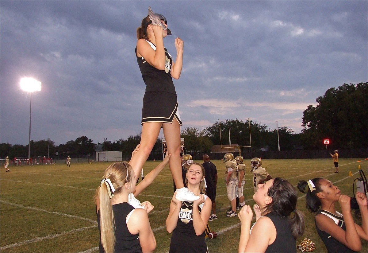 Image: The Italy Junior High cheerleaders elevate their game!