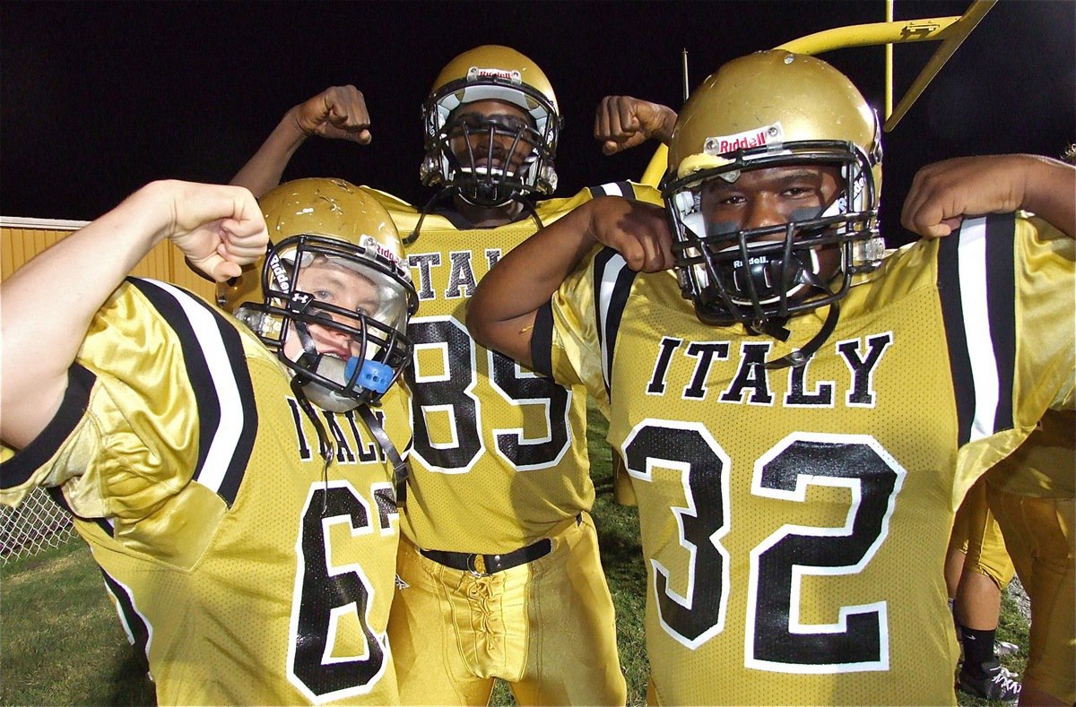 Image: Ready to get their sack swag on is John Escamilla(63), Tyvion Copeland(85) and Billy Moore(32).