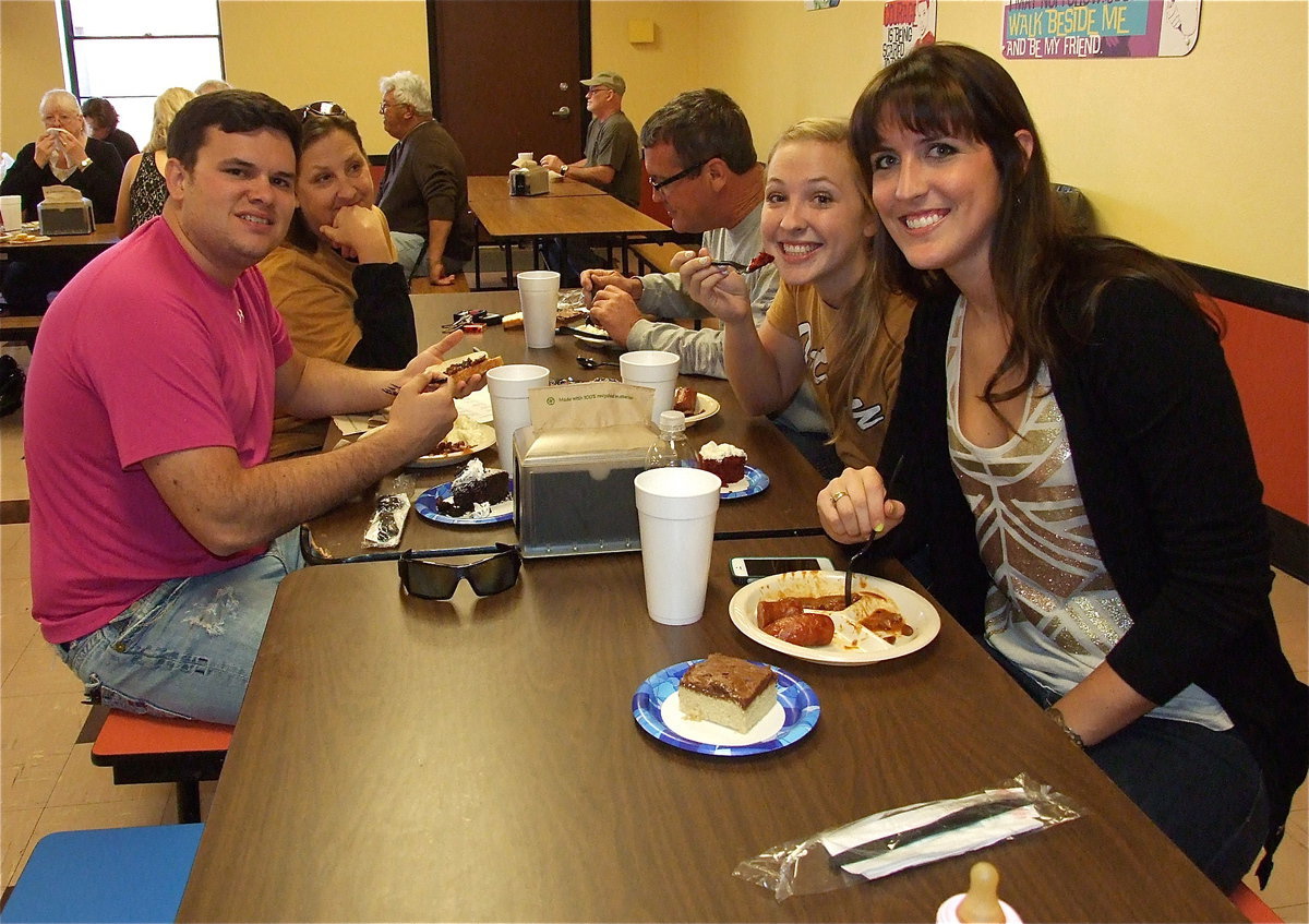 Image: Andrew Harlow, Kelly Lewis, Russ Lewis, Jaclynn Lewis and Megann Lewis Harlow (a George Scott Scholarship recipient) enjoy being together at the fundraising dinner.