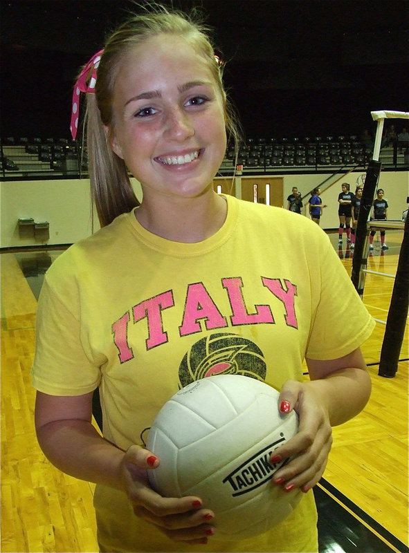 Image: Madison Washington prepares for the start of the game between Italy’s Lady Gladiators and the Covington lady Owls.