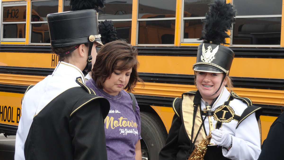 Image: Emily Stiles gets last minute advice from Susan Jacinto.