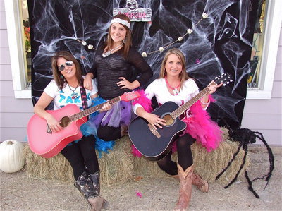Image: The Pistol Annies just before their hey ride tour of Italy on Halloween.