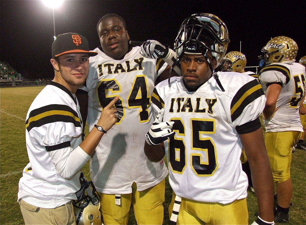 Image: Senior Pride! Caden Jacinto(6), Adrian Reed(64) and Jalarnce Lewis(65) are proud seniors after they and their teammates defeated Kerens to lay sole claim to the 2012 District 6-1A District Championship.