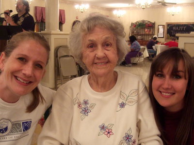 Image: Maxine Lipscomb shares her Thanksgiving spirit with grand-daughters Erin Stevenson and Wendy Deppi.