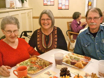 Image: Terry and Chuck Adams along with Terry’s mom, Joyce Cupp, all share a meal.