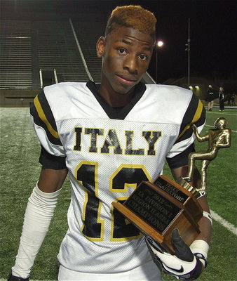 Image: Gladiator Eric Carson(12) had a big hand in helping Italy claim the 2012 area championship.