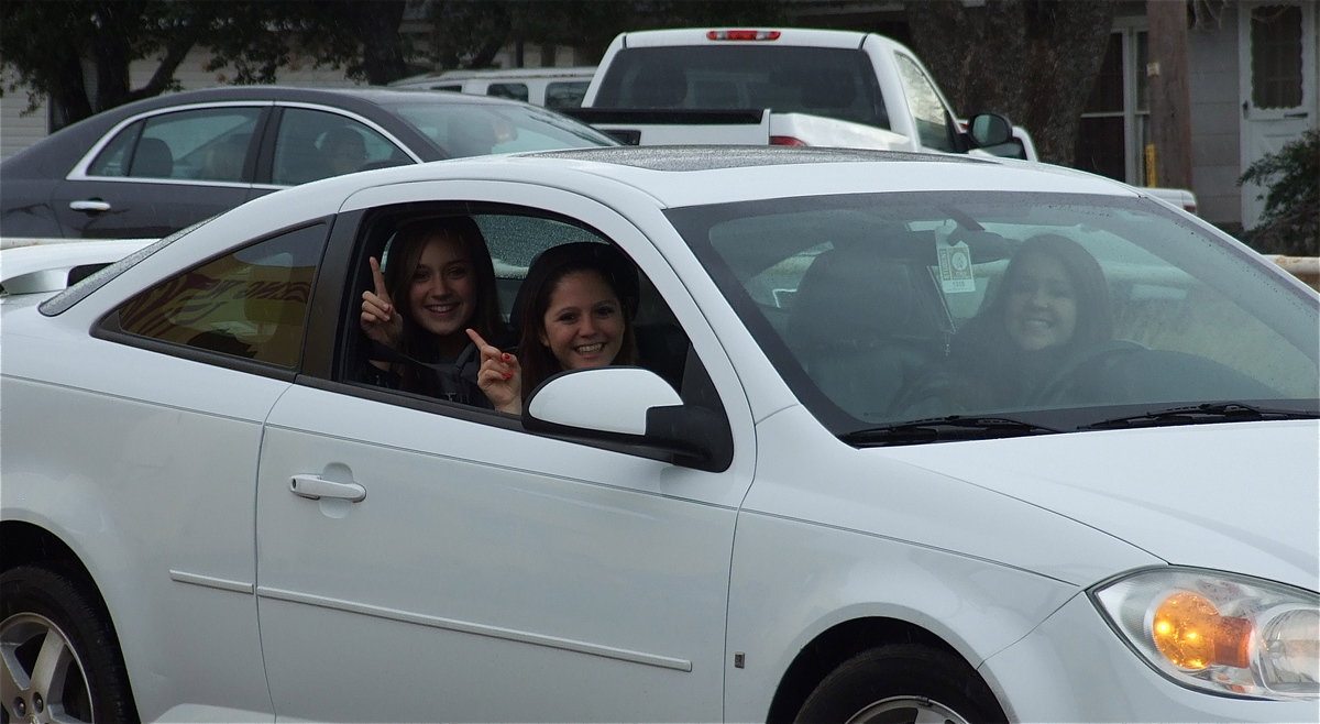 Image: Jozie Perkins, Paola Mata and Paige Westbrook are excited for the team and ready for the game!