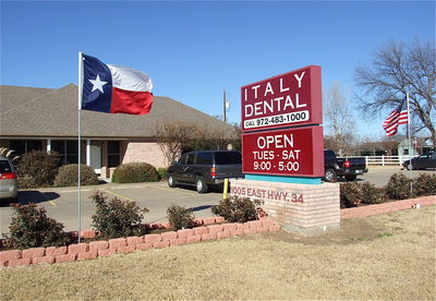 Image: The Italy Dental office — Italy Dental is conveniently located at 1005 East Highway 34. Call between 9:00 a.m and 5:00 p.m., Tuesday through Saturday, to schedule an appointment at 972-483-1000.