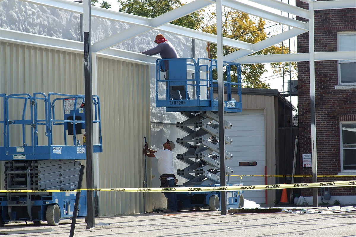 Image: Crews navigate a critical part of the project.