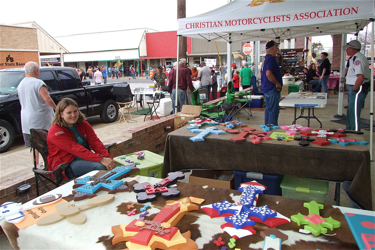 Image: Vendor booths fill the inside of the pavilion during the Christmas Festival.