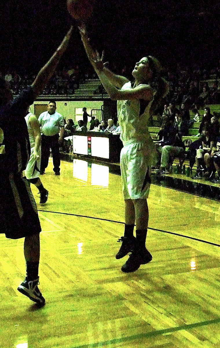 Image: Haylee Turner(13) puts in 8-points for the lady Gladiators.