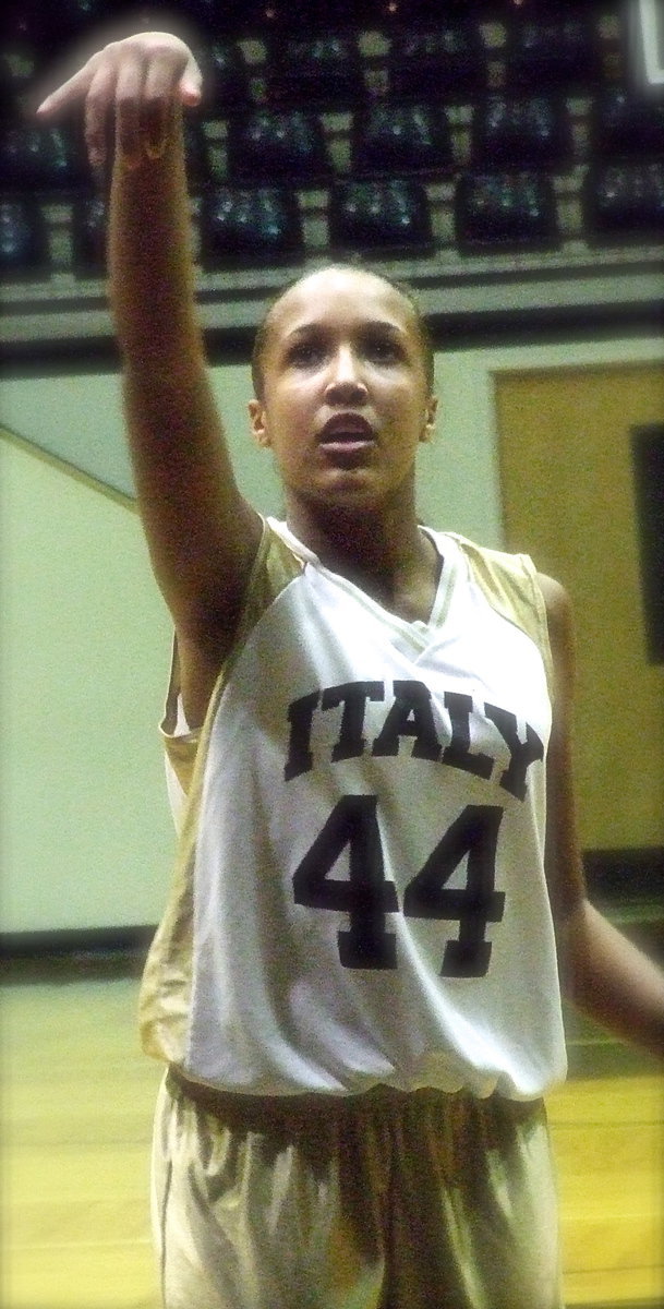 Image: Emmy Cunningham(44) release the free shot with her A-Team trailing Blooming Grove in the second half.