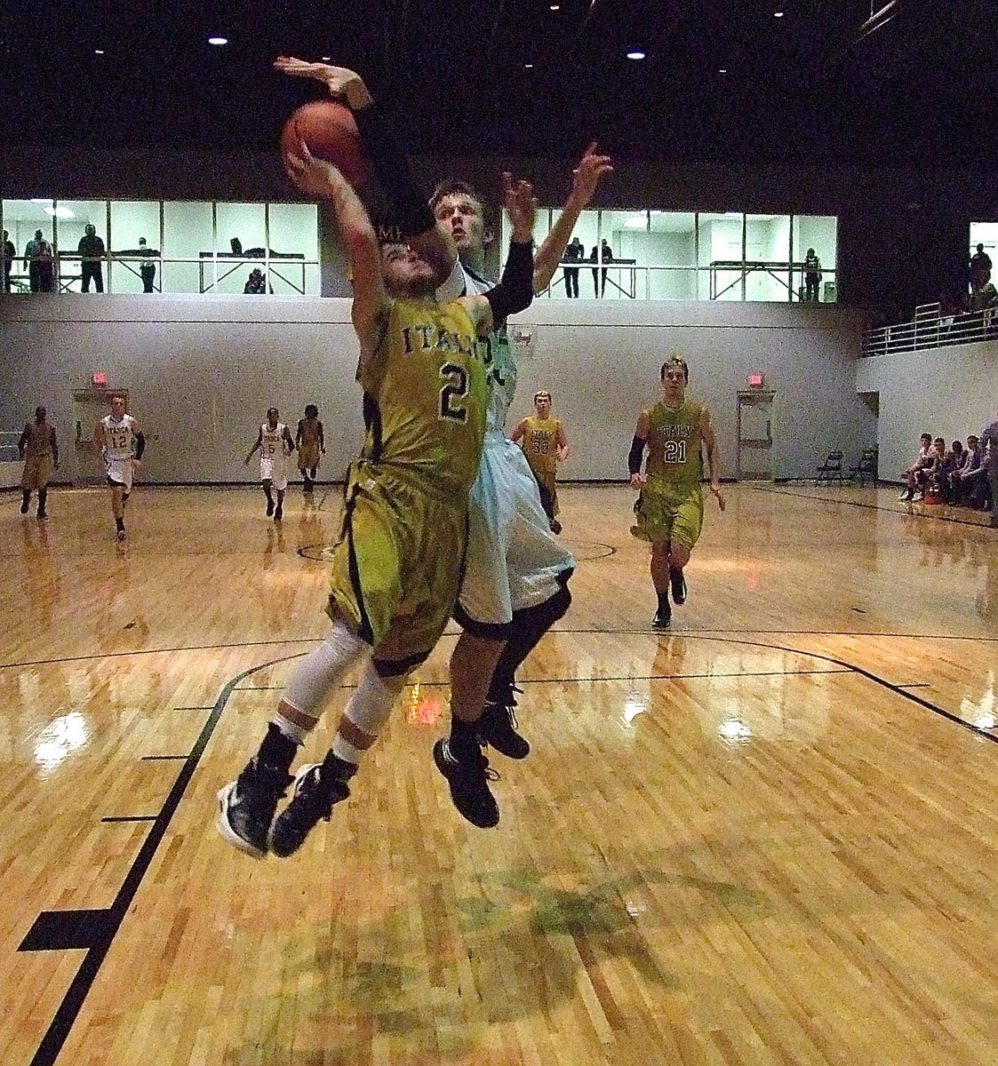 Image: Senior guard Caden Jacinto(2) leads the way for Italy with 18-points.