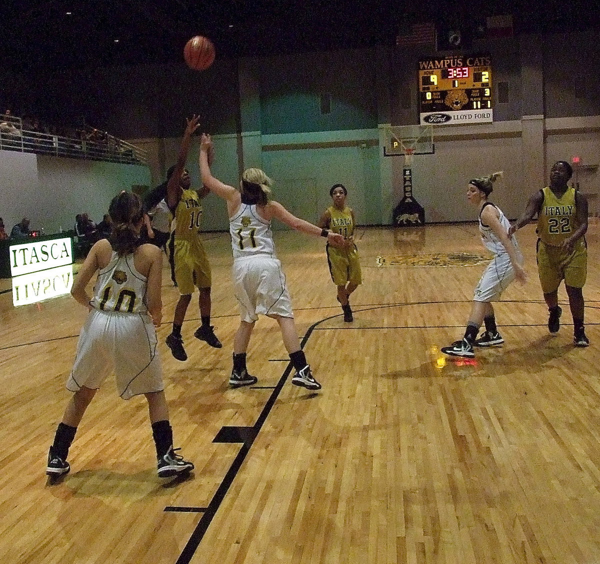 Image: Italy’s Kendra Copleand(10) pulls up for a jumper over a Lady Cat defender.