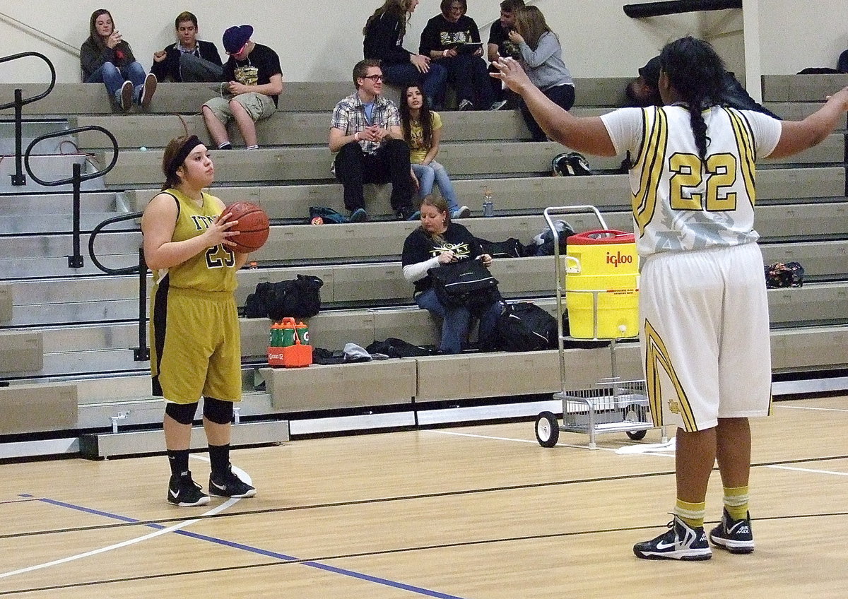 Image: Italy’s Monserrat Figueroa(25) inbounds the ball against Triple A Academy.