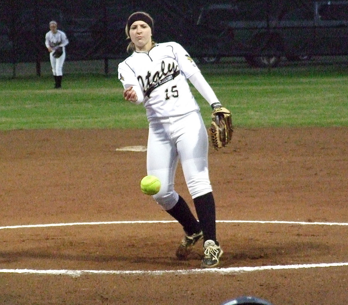 Image: Lady Gladiator pitcher Jaclynn Lewis(15) is still seeking her first win after an 0-2 start despite recording 10 strikeouts against Scurry Rosser in a 2-0 loss. Italy’s batting woes continue but spirits are still high as the team prepares for battle tonight against Maypearl in what will be Italy’s first road game.