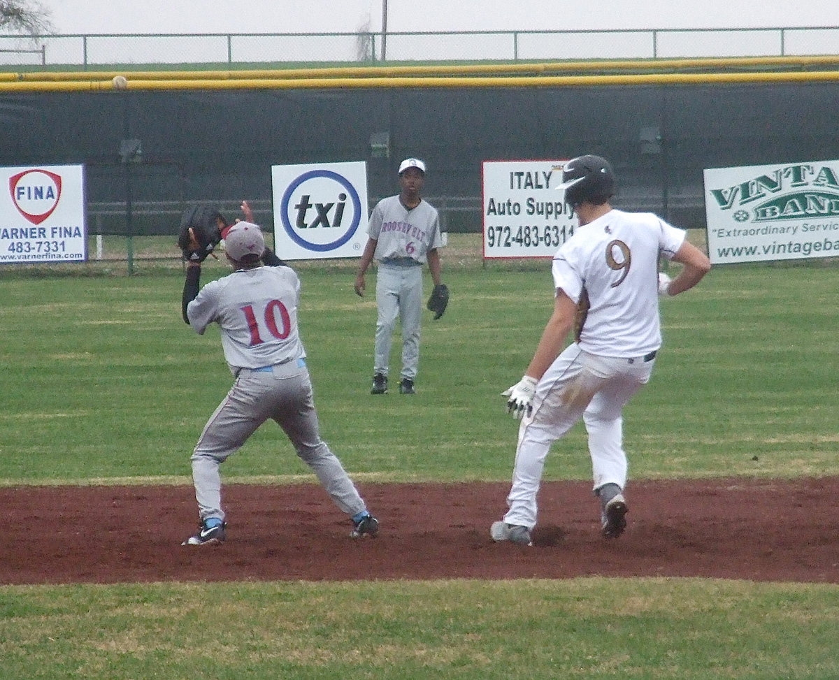 Image: Cole Hopkins(9) hits a double for Italy’s cause.