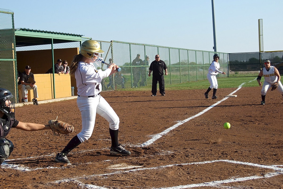 Image: Lady Gladiator Hannah Washington attempts to score Ashlyn Jacinto from third base in what proved to be a classic matchup between Italy and Itasca on Tuesday.