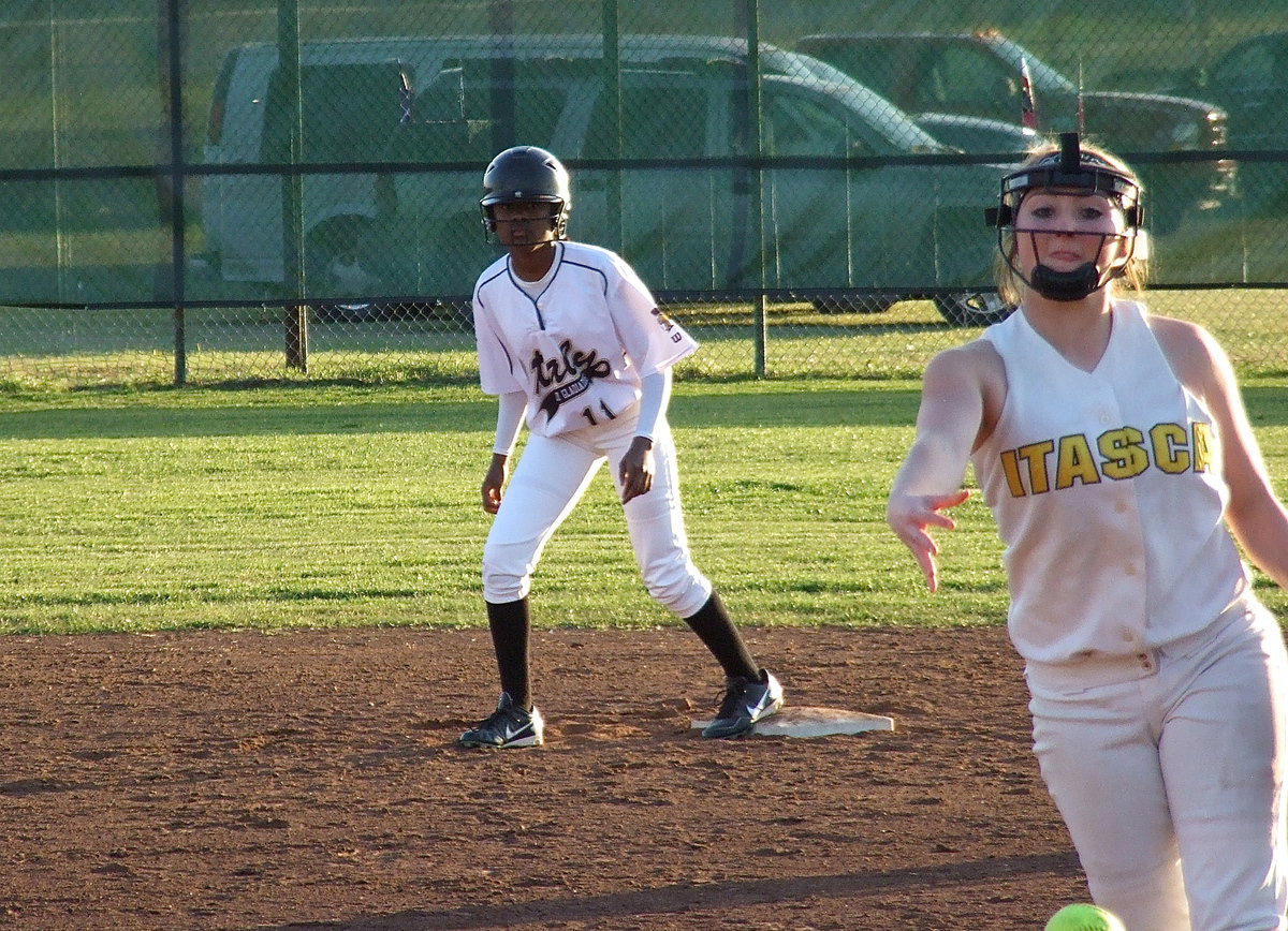 Image: Freshman speedster K’Breona Davis(11) looks to score for Italy.