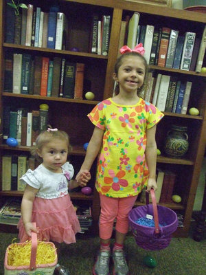 Image: Emma, age 6 and baby sister, 18 month old Avery, hail from Copperas Cove and are Pablo Jacinto’s grandchildren.
