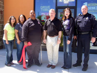 Image: Dennis Durrett, Mayor Jackson and city employees.