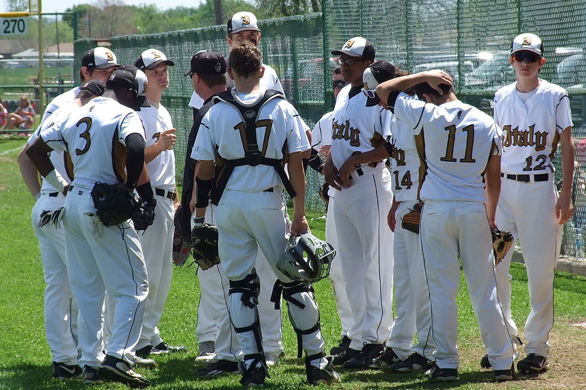 Image: Italy baseball head coach Josh Ward and seniors John Hughes, Chase Hamilton, Cole Hopkins, Marvin Cox, Hayden Woods, Caden Jacinto and cousin Reid Jacinto try to rally their team against Dawson.