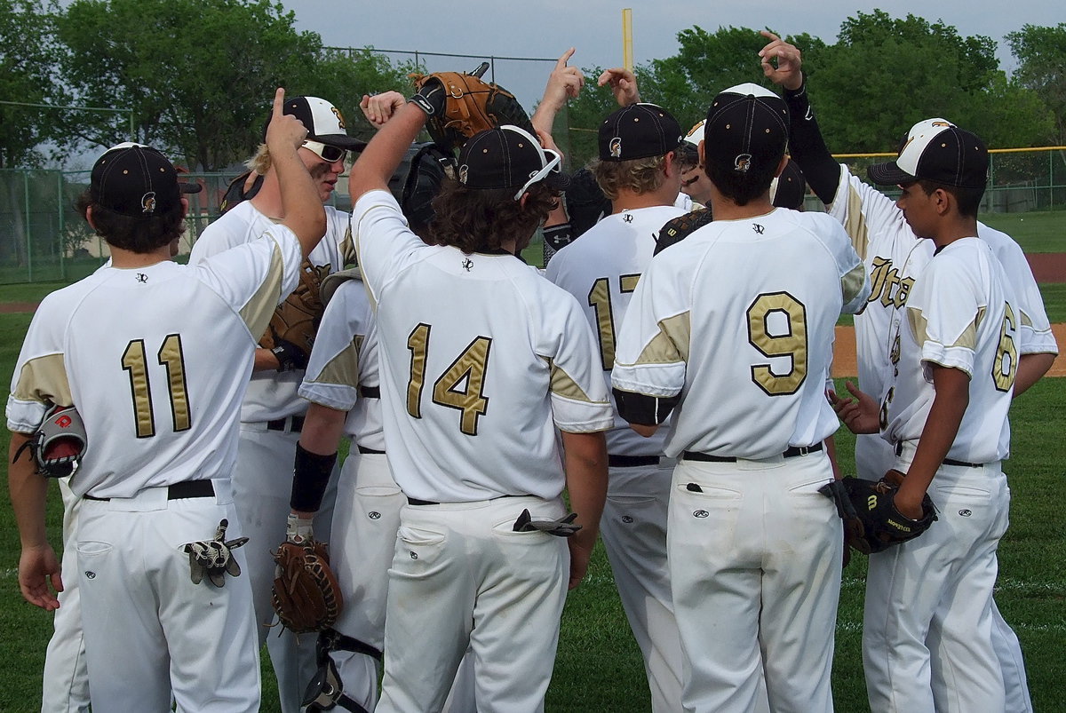 Image: Go Team!! Italy’s JV Gladiator Baseball team prepares to take on Clifton.