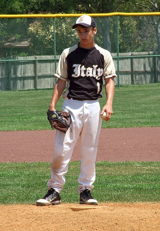 Image: Levi McBride(1) takes the hill against Clifton in relief of Ty Windham.