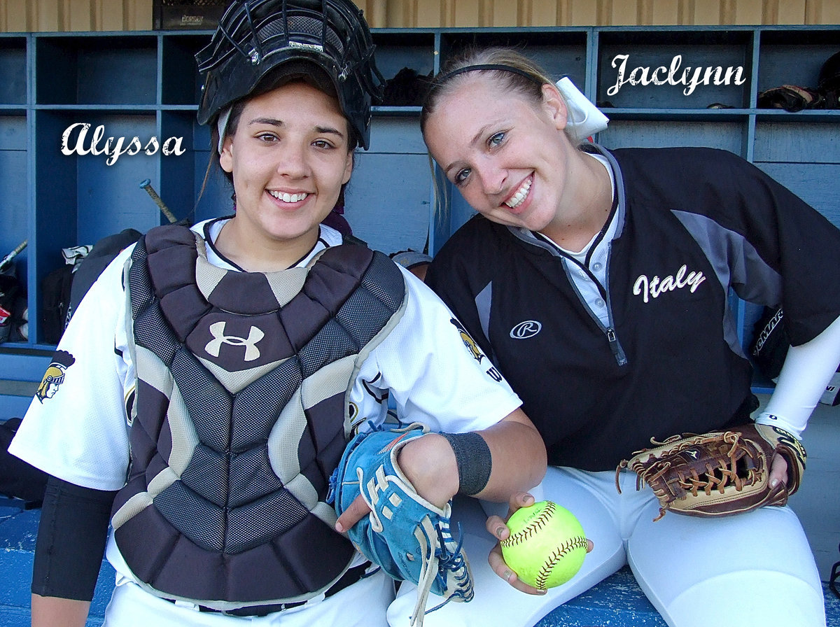 Image: Expect Alyssa Richards(9) and Jaclynn Lewis(15) to be a ‘pretty’ tough combination as Italy continues in the playoffs after defeating Gorman for the Area Championship.