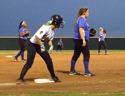 Image: Bailey Eubank(1) steals third and is then knocked in by teammate Kelsey Nelson to give Italy a 3-1 lead in the bottom of the fourth-inning.