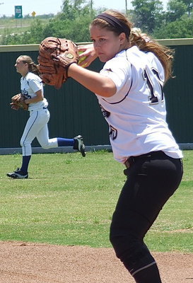 Image: Paige Westbrook(10) and the Lady Gladiators had Bosqueville on the run early in the series.