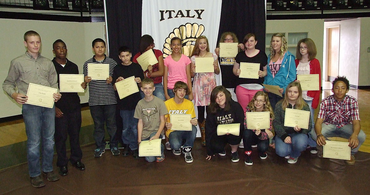 Image: Read-It-Forward participants are (front row) Colton Allen, Benjamin Latimer, Sarah Burrow, Paige Cunningham, Zoe Hall, and Devonteh Williams (back row) Clay Riddle, Kendrick Norwood, Gabriel Guzman, Jose Garcia, Oleshia Anderson, April Lusk, Maegan Connor, Tomi Newman, Kylee Dabney, Sydney Weeks and Rori Russell. Not pictured is Caroline Pittman.