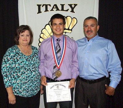 Image: Pictured with parents, Susan and Mark Jacinto, senior Gladiator, Reid Jacinto, displays his State semifinal medal and certificate of achievement.